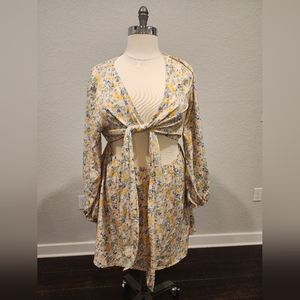 Light weight dress.  Tie front.  3X